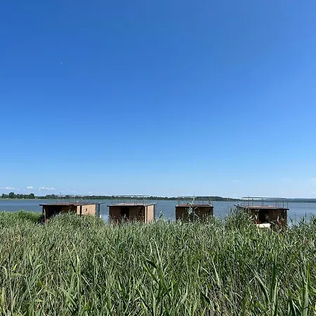 Πλωτό κατάλυμα Luxury Houseboat For 2 People, By The Sea *