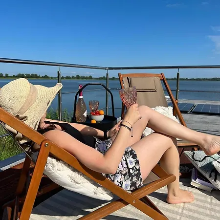 Luxury Houseboat For 2 People, By The Sea Botel *