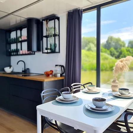 Luxury Houseboat For 2 People, By The Sea Botel *